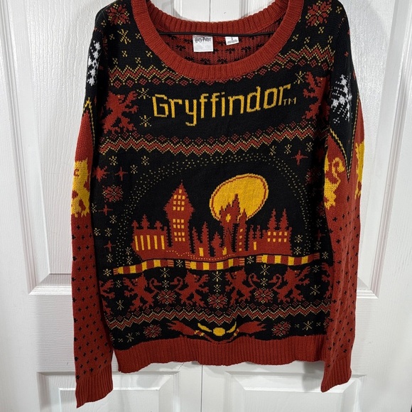 Warner Bros. Harry Potter Gryffindor Red and Black Sweater - Picture 1 of 5